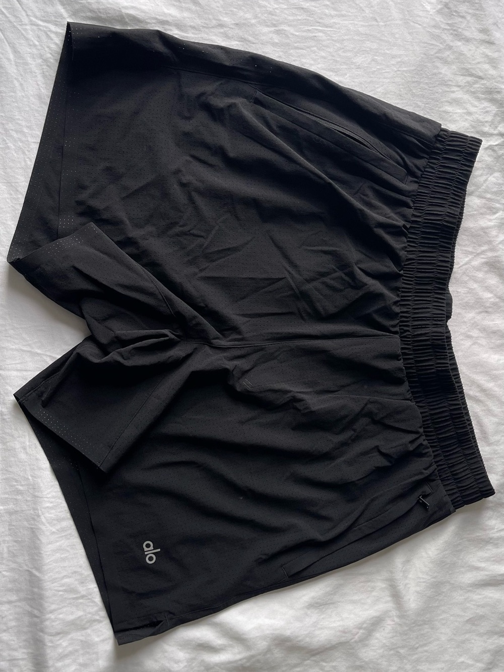 ALO Yoga 5” Traction Men’s Black Performance Athletic Shorts